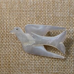 Source Unknown Elegant Dove Brooch in Gray